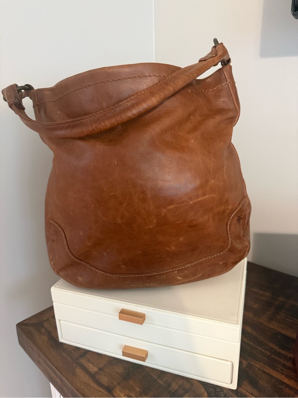 FRYE AND CO. Cognac Brown Leather Shoulder Bag